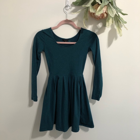 Cute Talula Peplum Dress from Aritzia - Picture 4 of 7
